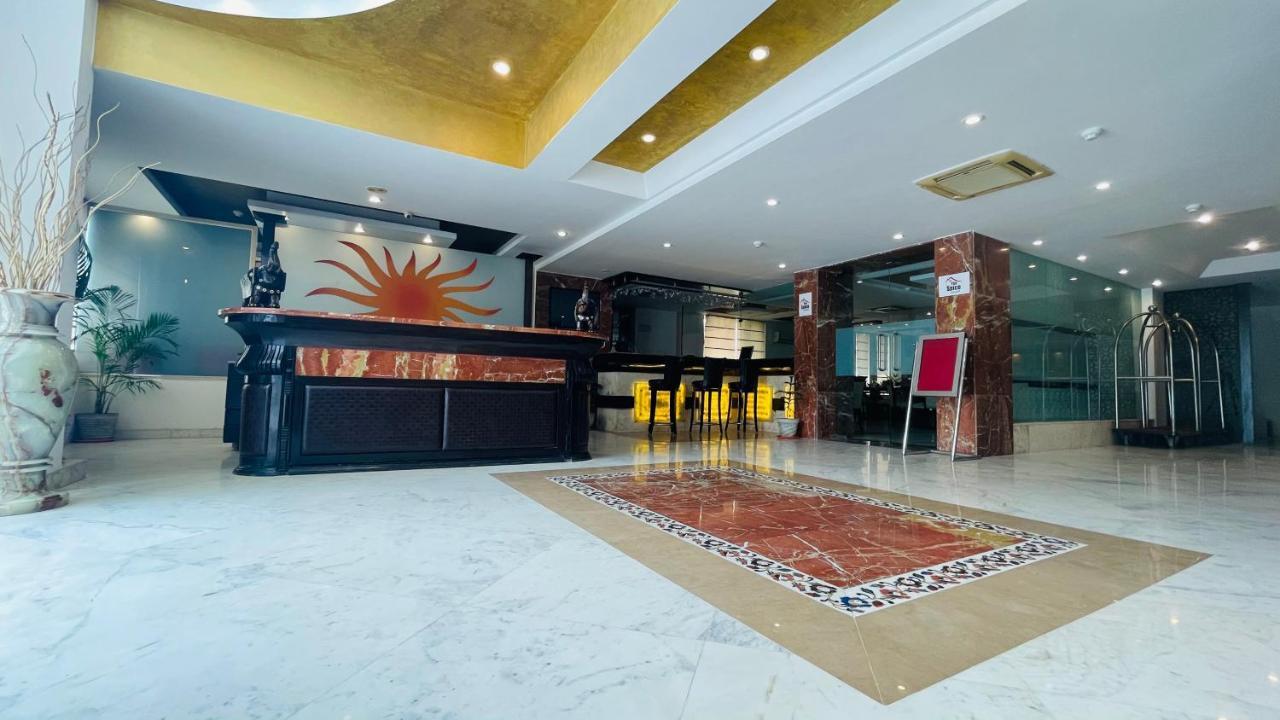 ホテル Surasena Regal Vista Agra アーグラ エクステリア 写真