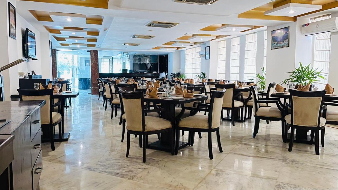 ホテル Surasena Regal Vista Agra アーグラ エクステリア 写真