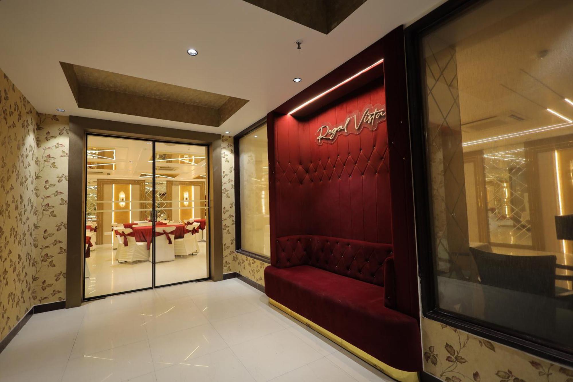 ホテル Surasena Regal Vista Agra アーグラ エクステリア 写真