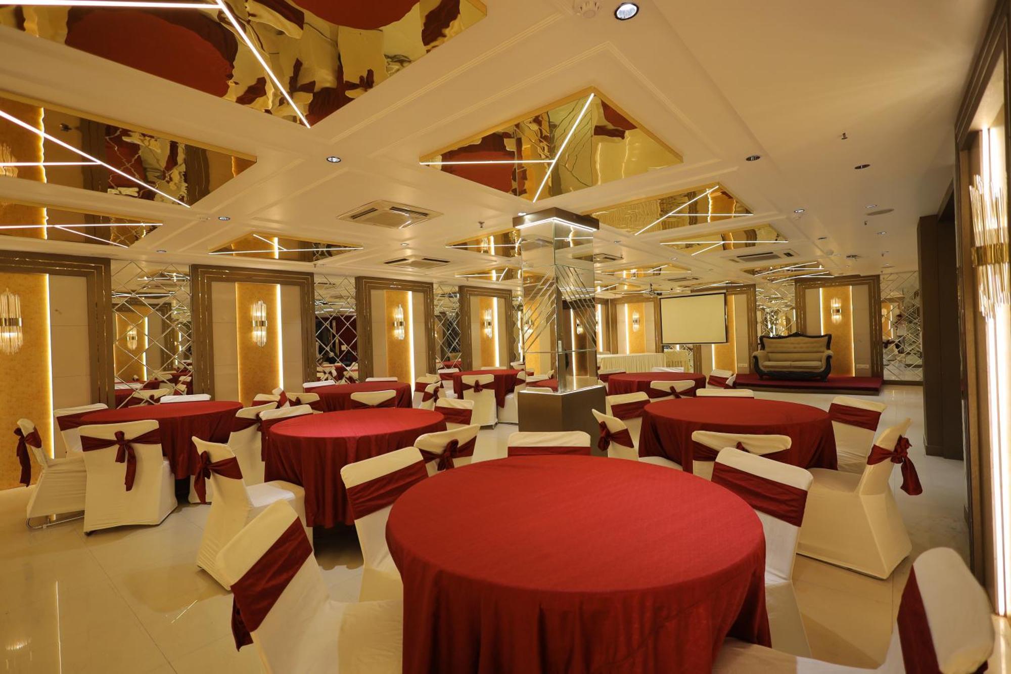 ホテル Surasena Regal Vista Agra アーグラ エクステリア 写真
