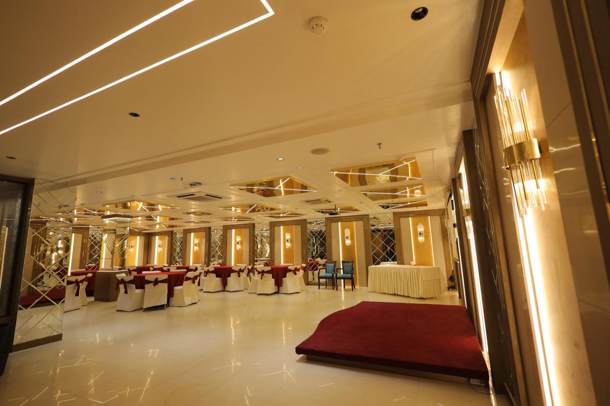 ホテル Surasena Regal Vista Agra アーグラ エクステリア 写真