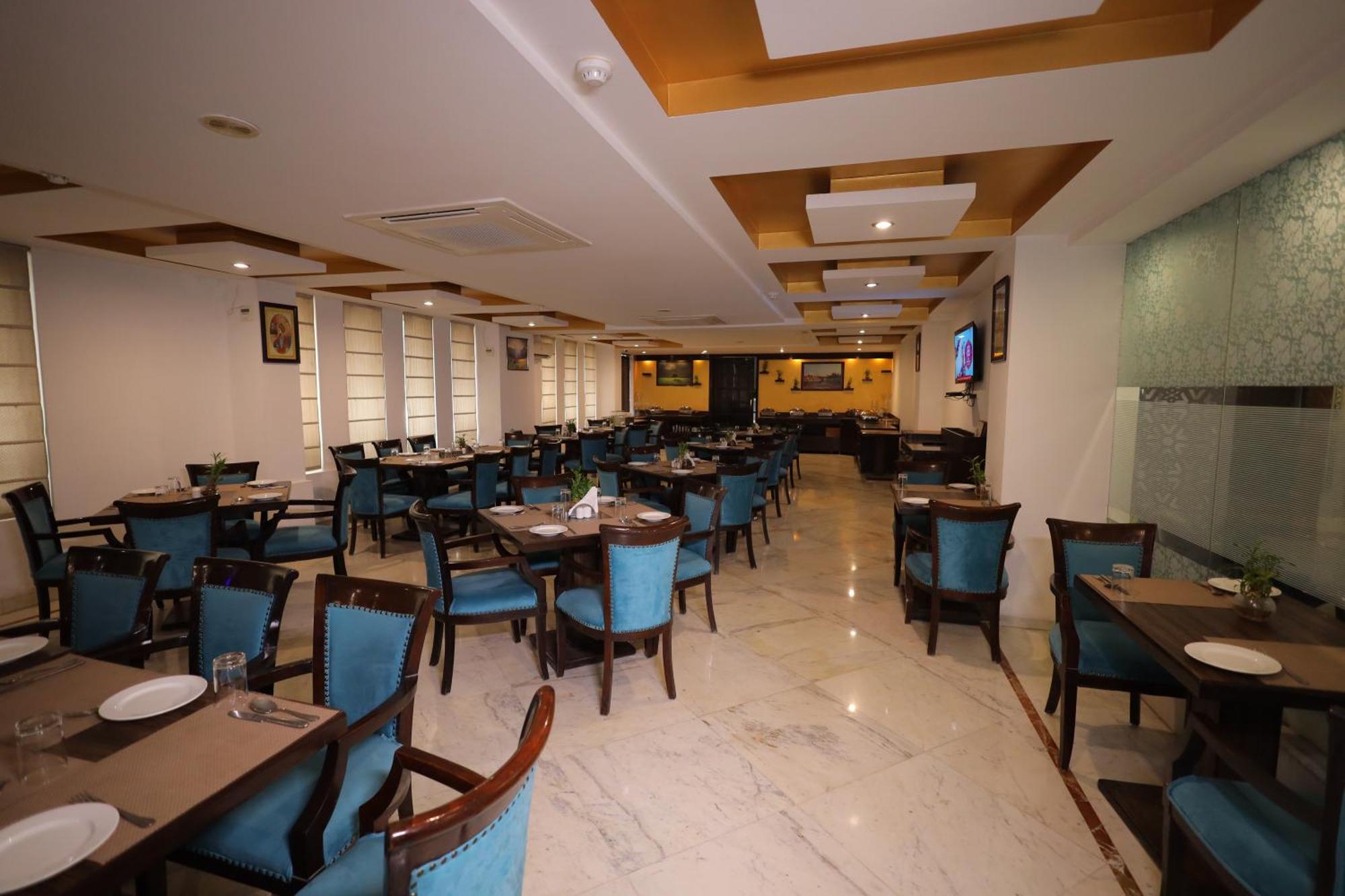 ホテル Surasena Regal Vista Agra アーグラ エクステリア 写真