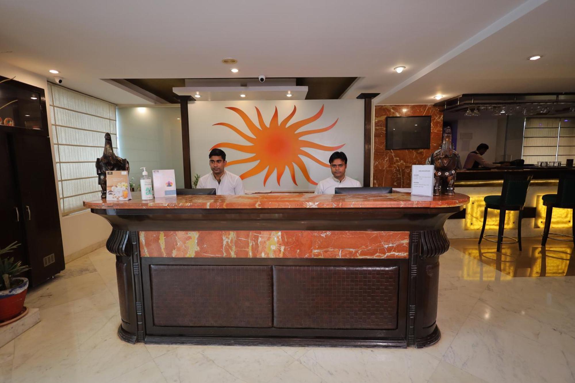 ホテル Surasena Regal Vista Agra アーグラ エクステリア 写真