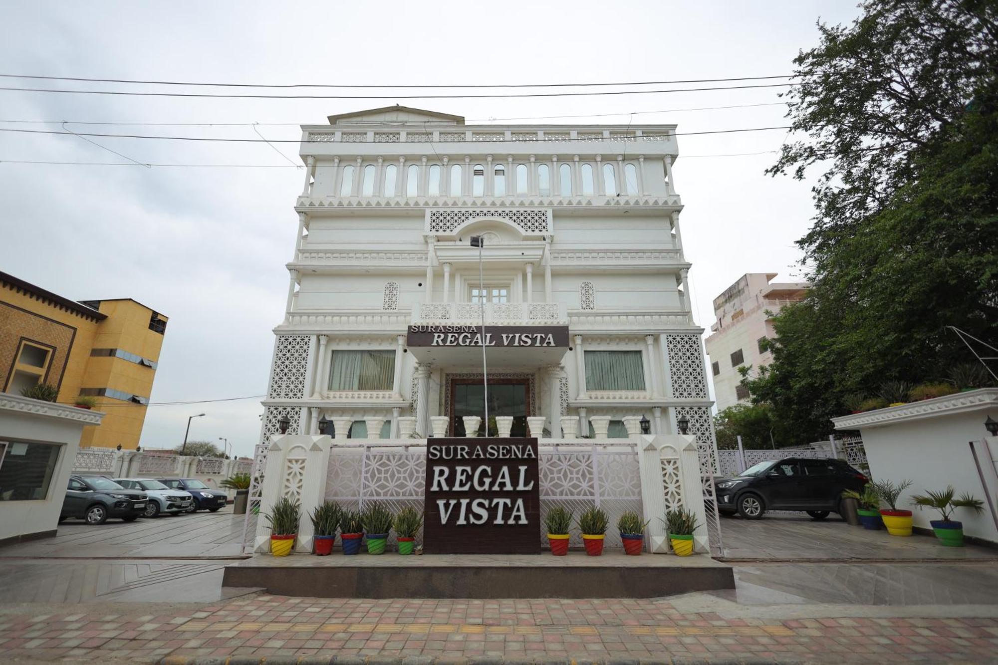 ホテル Surasena Regal Vista Agra アーグラ エクステリア 写真