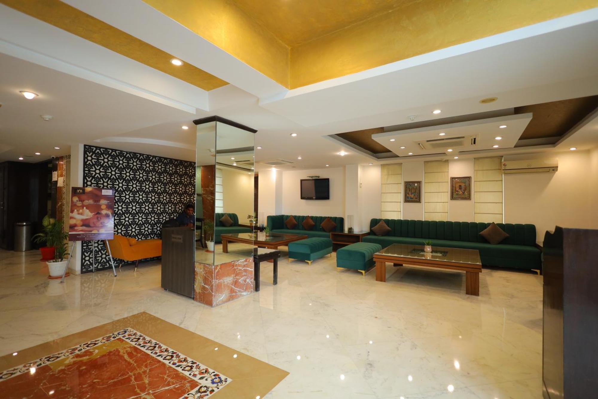 ホテル Surasena Regal Vista Agra アーグラ エクステリア 写真