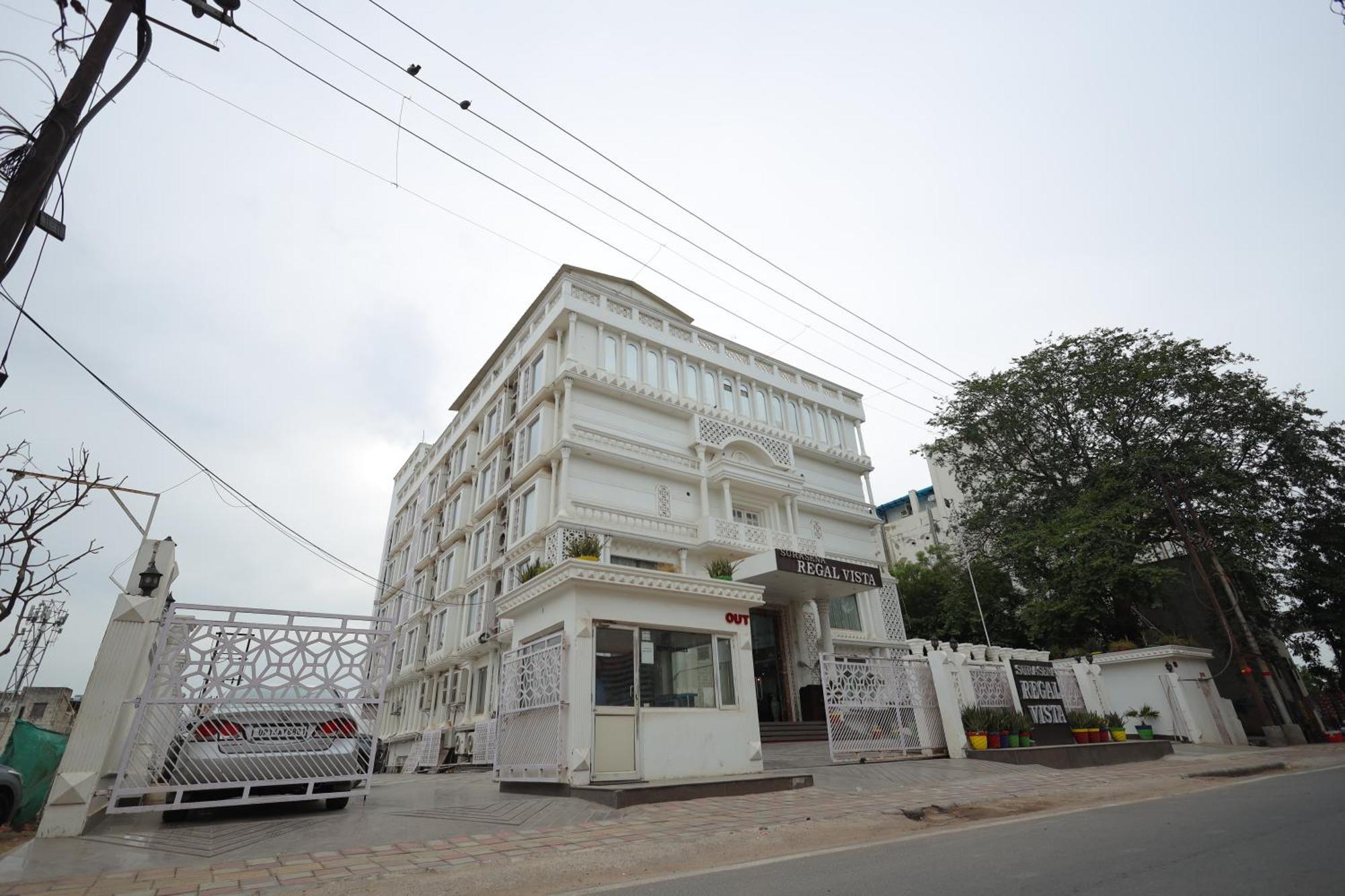 ホテル Surasena Regal Vista Agra アーグラ エクステリア 写真